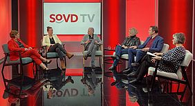 Foto (v. l.): Michaela Engelmeier, Almuth Schult, Peter-Michael Zernechel, Anja Weusthoff, Dag Schölper und Maria Noichl